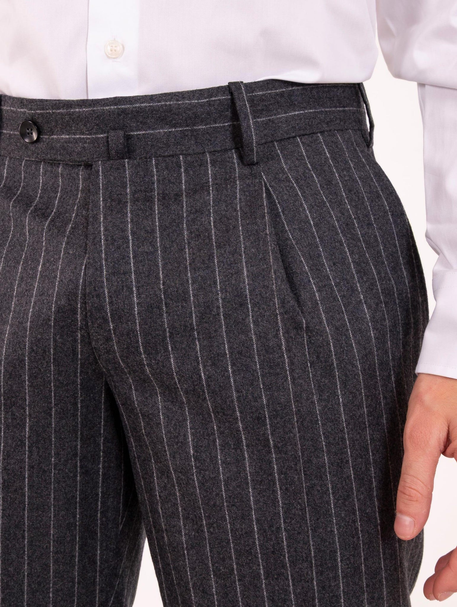 Abito Sartoriale Four Stroke in Lana Vergine 130's Gessato Grigio e Panna APRAGA1/13101644 Four Stroke