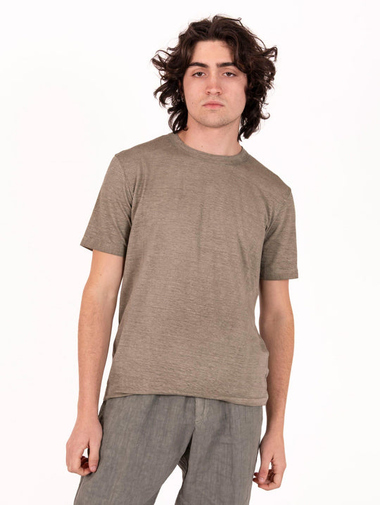 T-Shirt Daniele Fiesoli aus Leinen Salbei