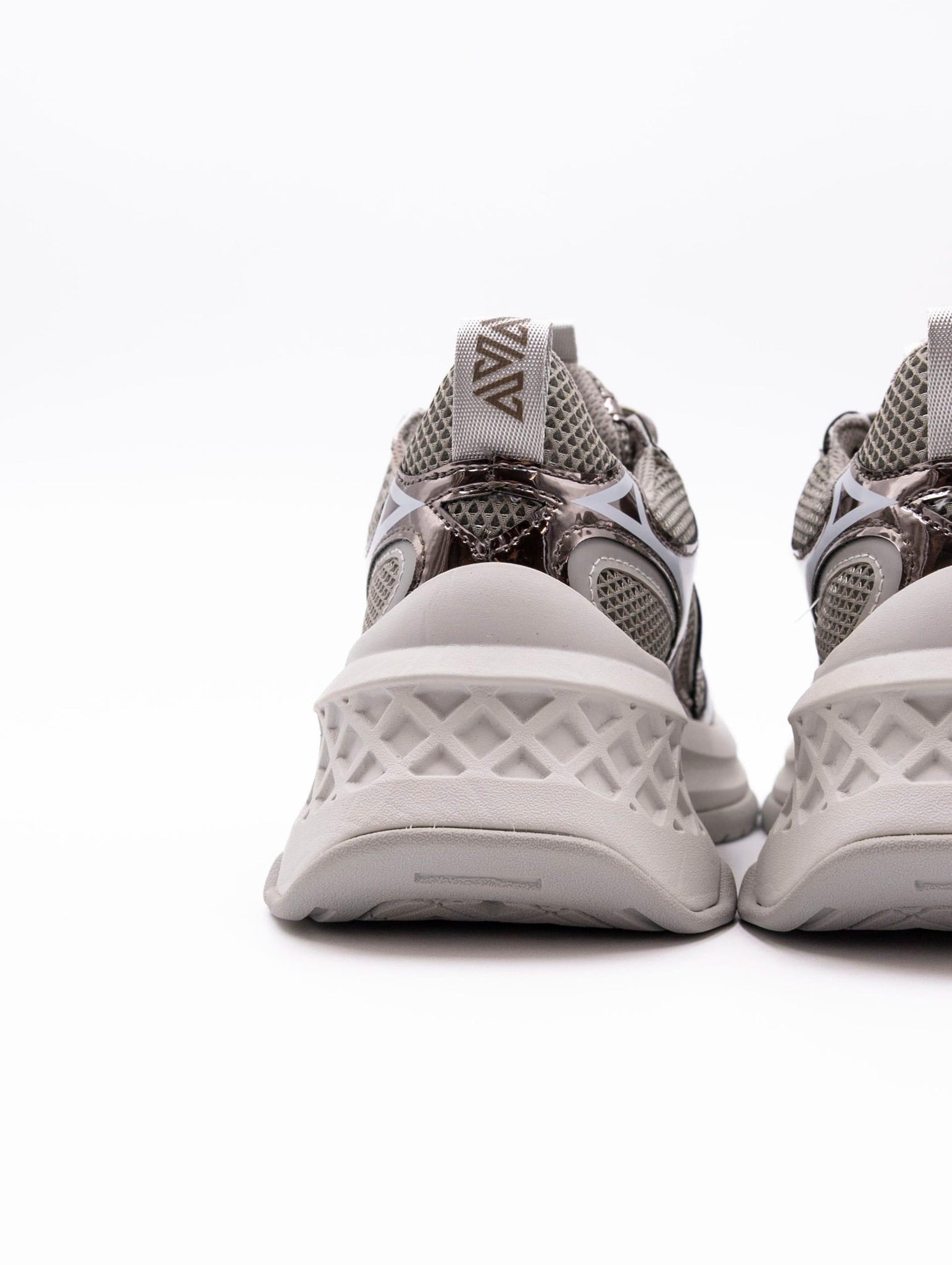 Sneakers Emanuelle Vee Peltro e Grigio 452P-504-10-T16PEWTERDKGREY Emanuelle Vee