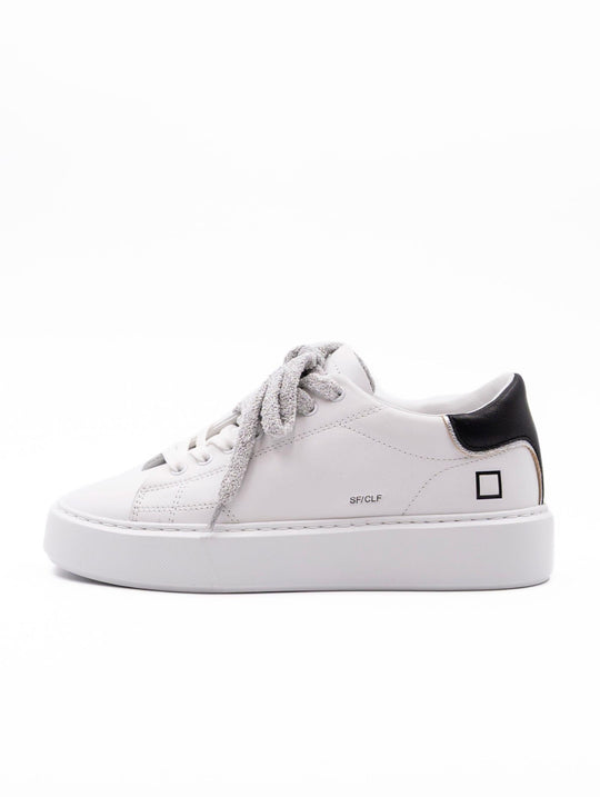 Sneaker Date aus weißem und schwarzem Leder