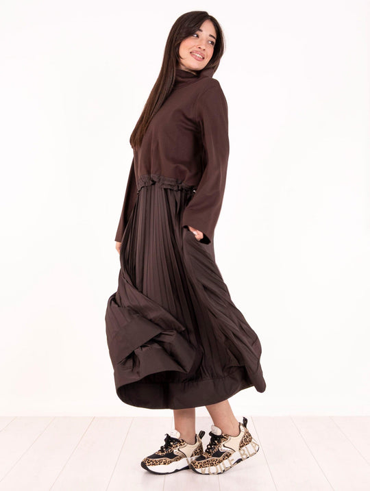 Bluse mit Plissee-Kleid Meimeij Schokolade