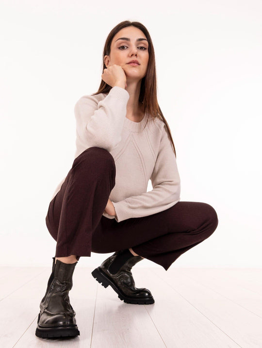 Rundhalsausschnitt Pullover Alpha Studio aus reiner Wolle Gesso