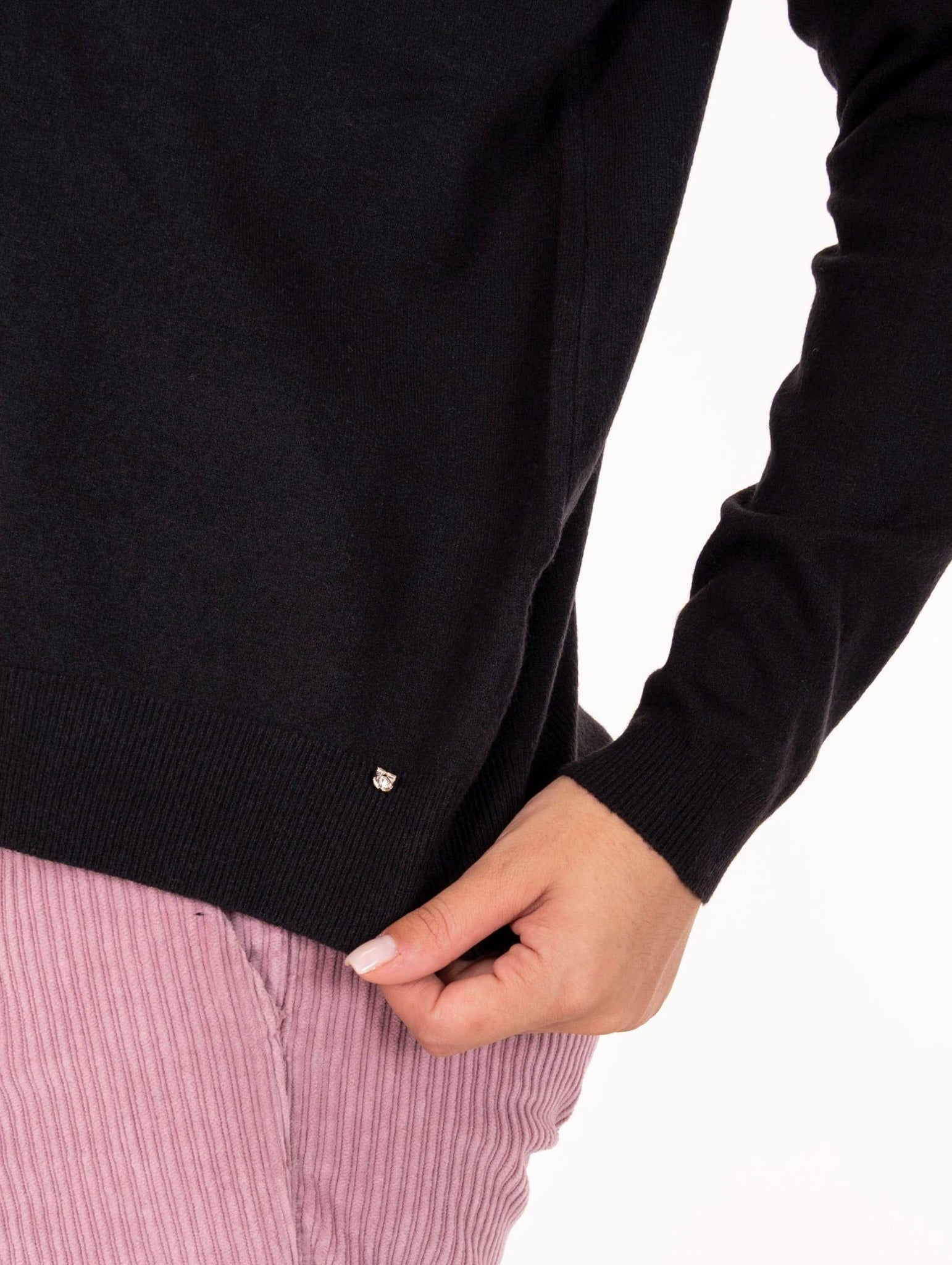 Maxi Maglia Dolcevita White Wise in Lana e Viscosa Nero