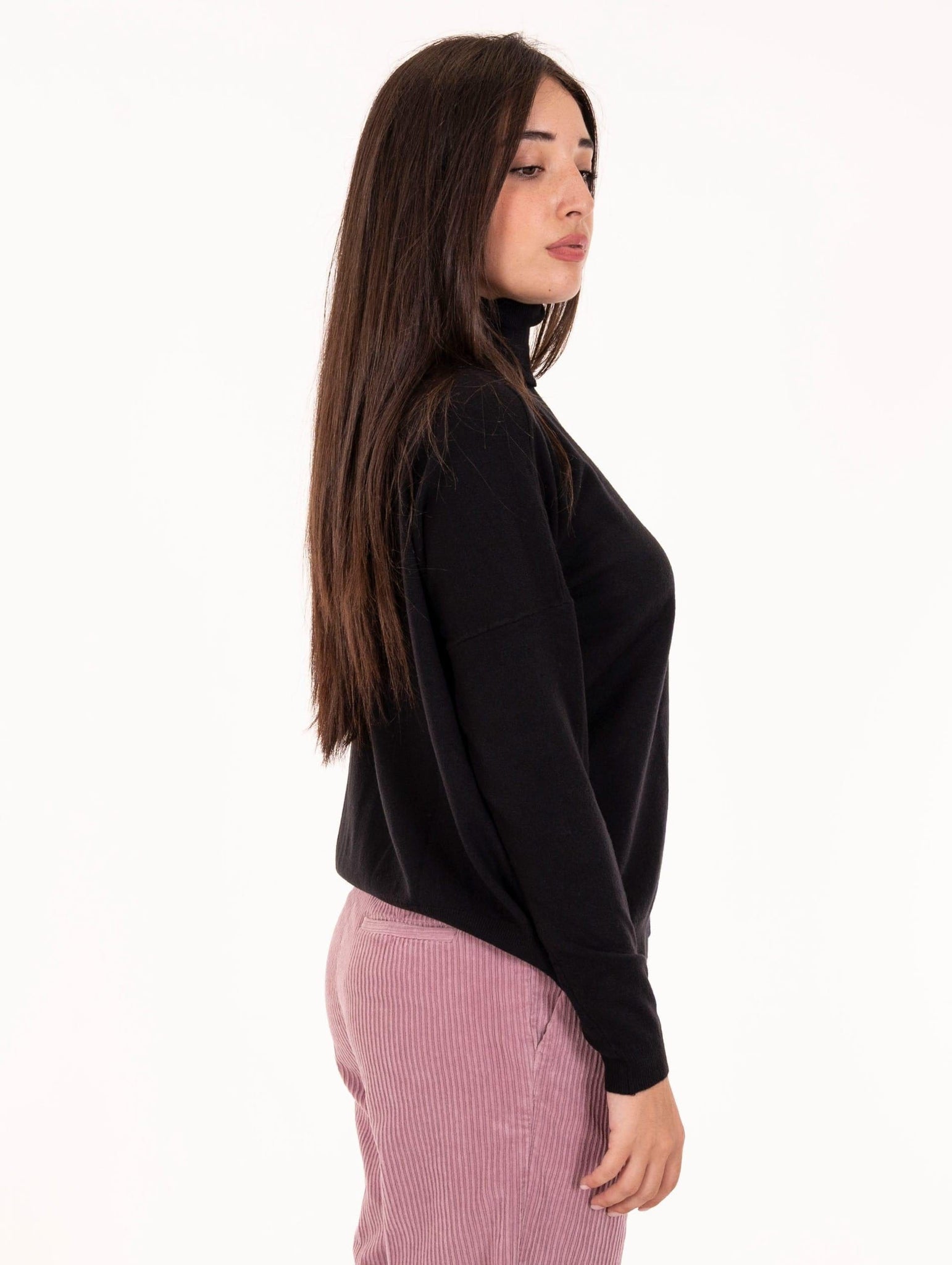 Maxi Maglia Dolcevita White Wise in Lana e Viscosa Nero