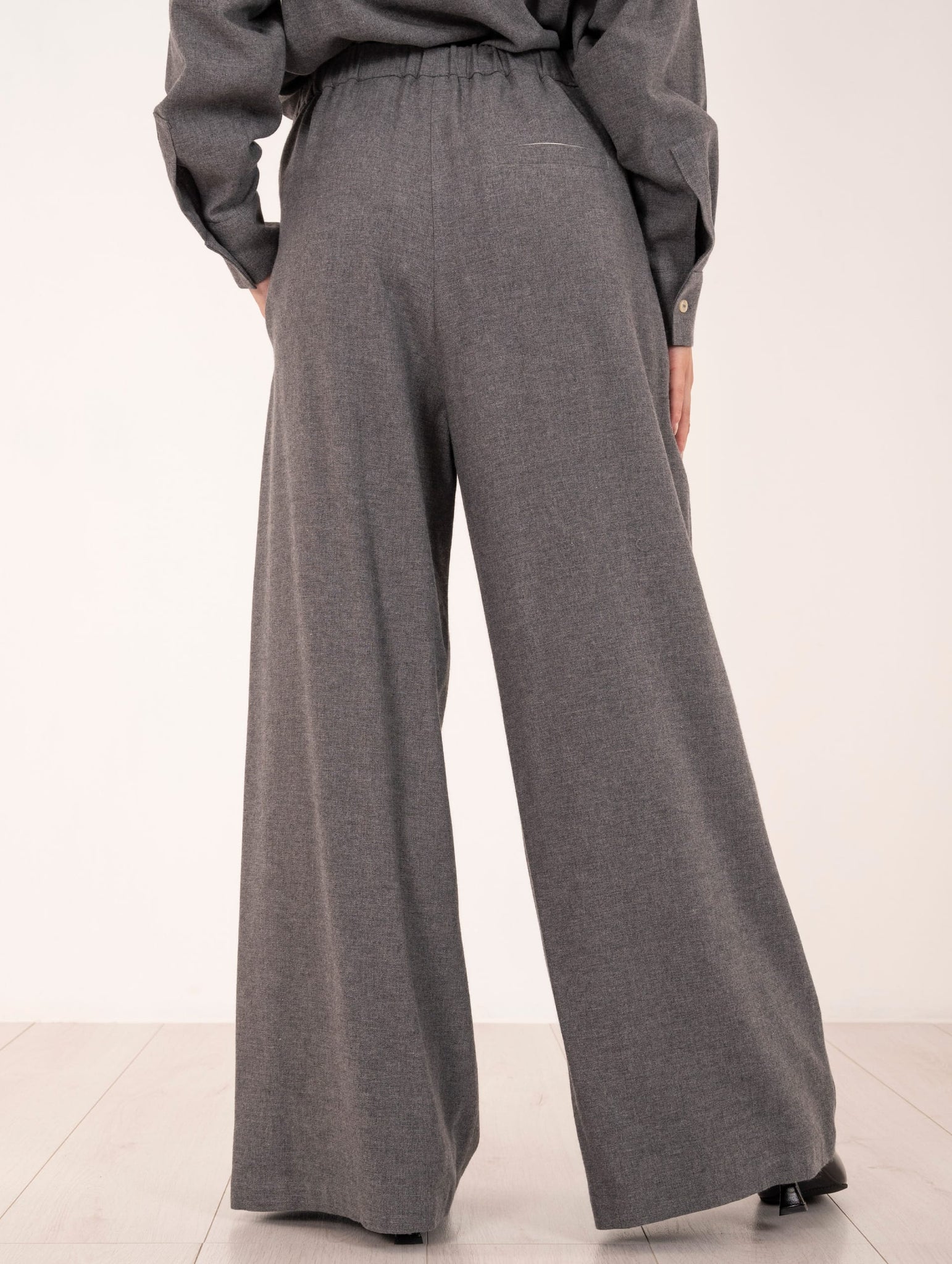 Pantalone Alysi con Maxi Paillettes in Flanella Leggera Grigia