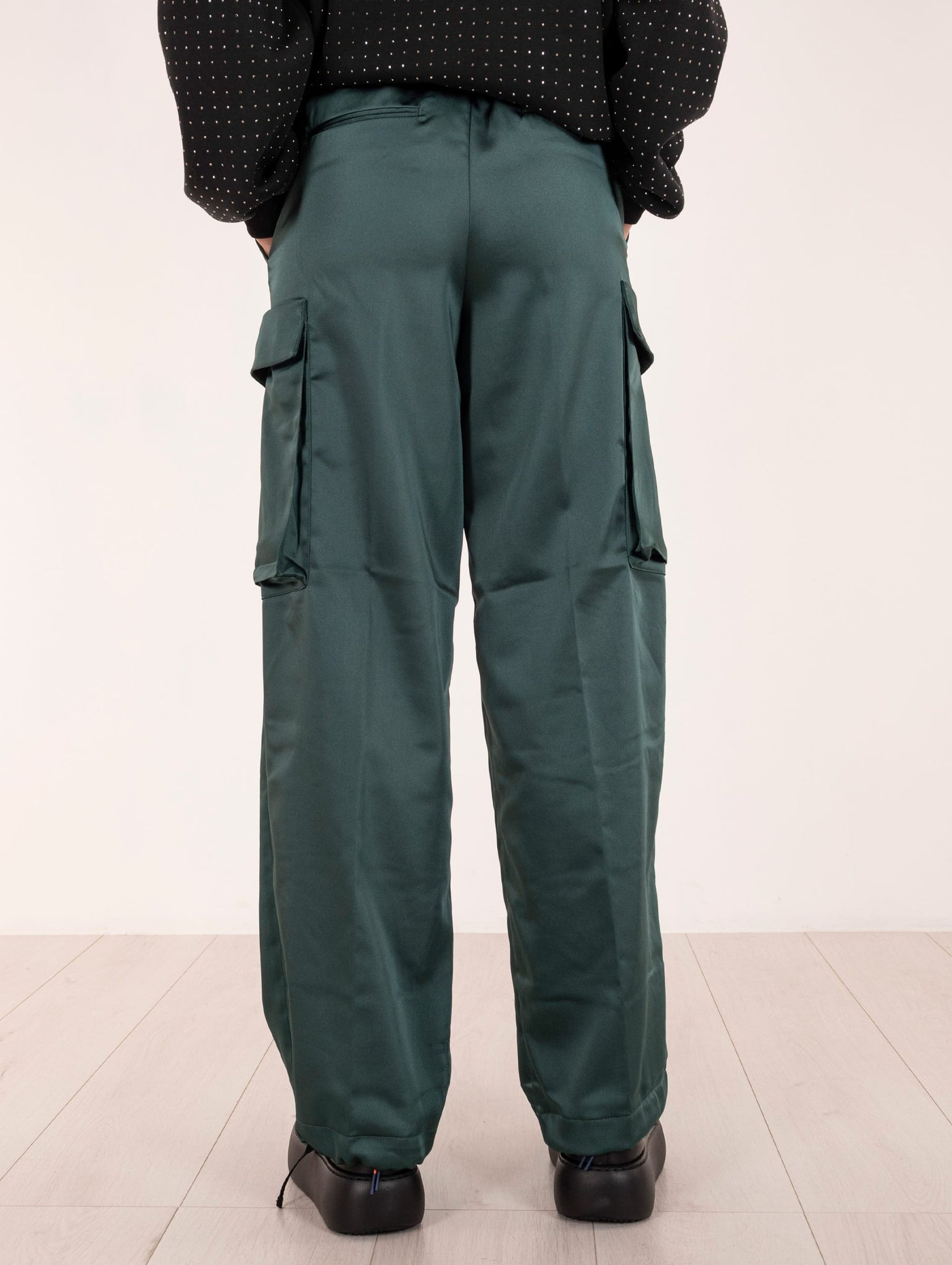 Pantalone Cargo White Sand in Doppio Raso Verde