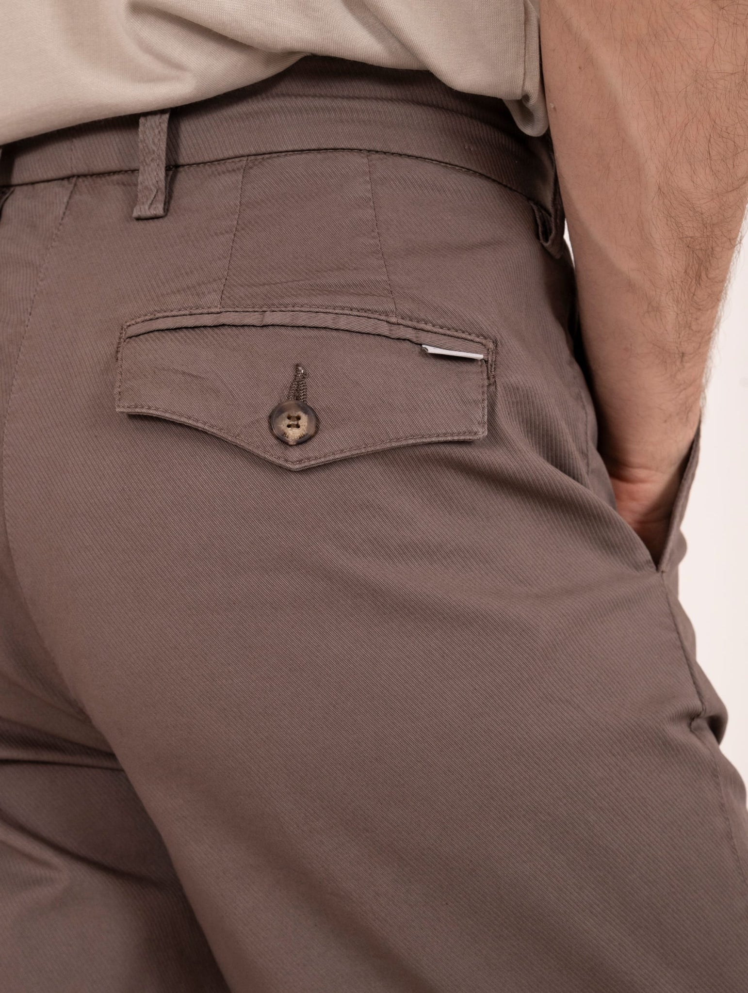 Pantalone Chino Re-Hash Santos in Cotone Fango