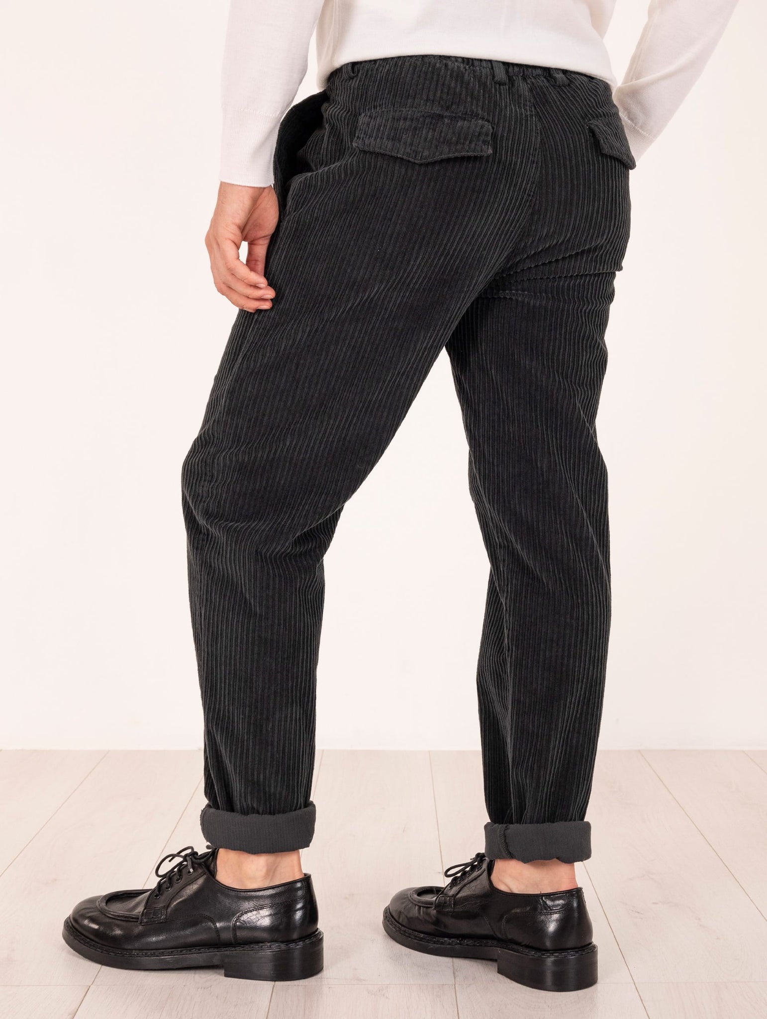 Pantalone Jogger Eleventy Milano in Velluto a Coste Nero