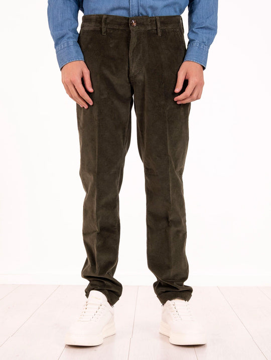 Hose Re-Hash aus Baumwolle und Lyocell mit Rippenstruktur Oliv