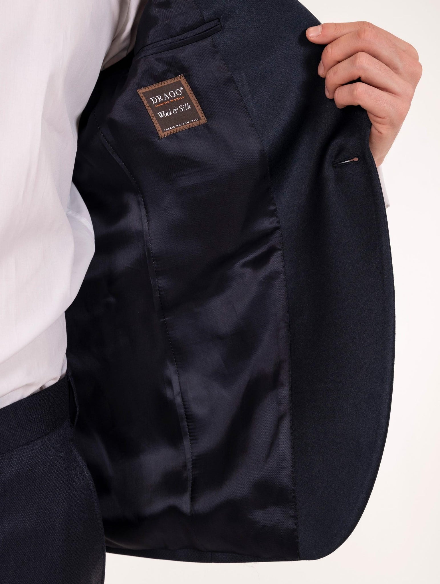 Smoking Rever Sciallato Luigi Bianchi Mantova in Lana Vergine e Seta Drago Blu Notte