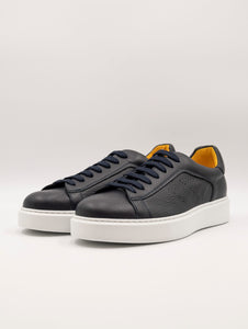 Sneakers Doucal's in Pelle Bottolata Notte