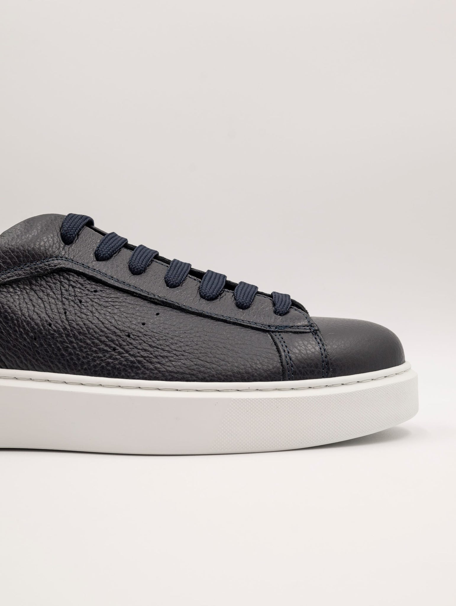 Sneakers Doucal's in Pelle Bottolata Notte