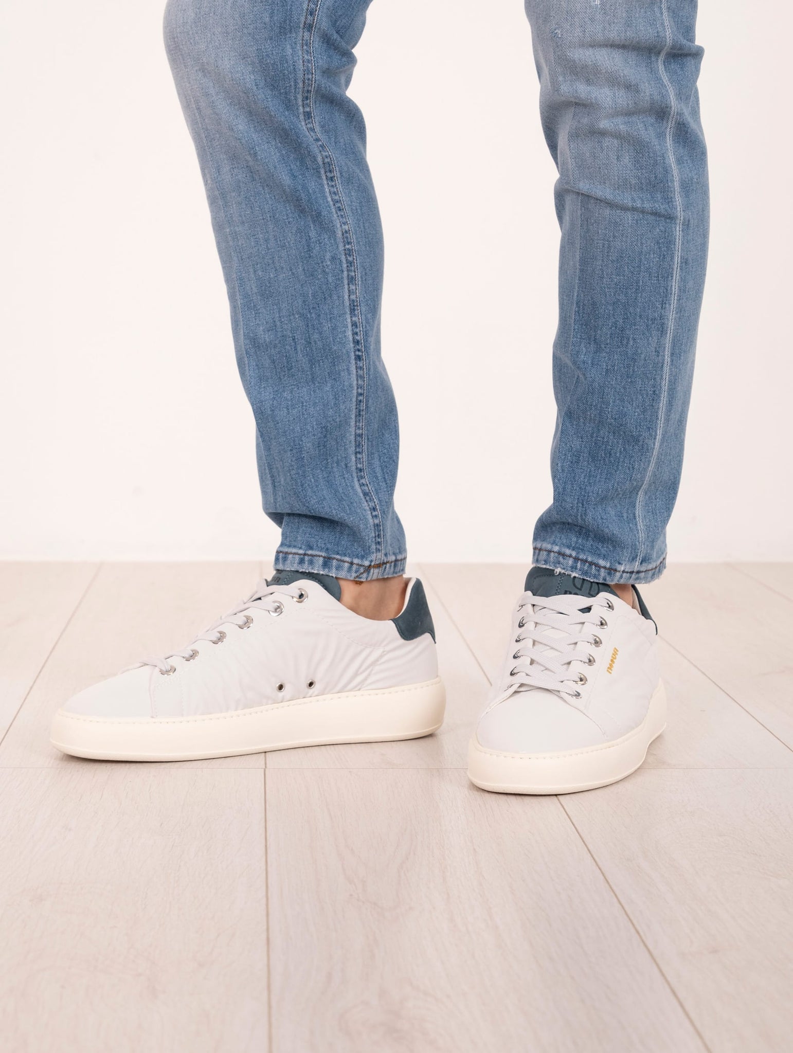 Sneakers Noova Bast in Nylon e Nappa Bianco e Blu