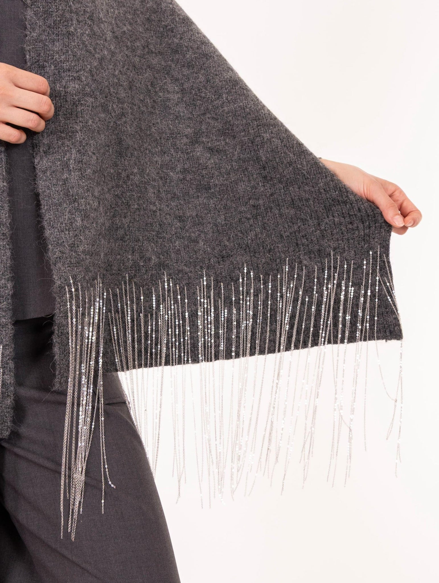 Stola Alpha Studio con Catene in Lana e Alpaca Grigio Scuro