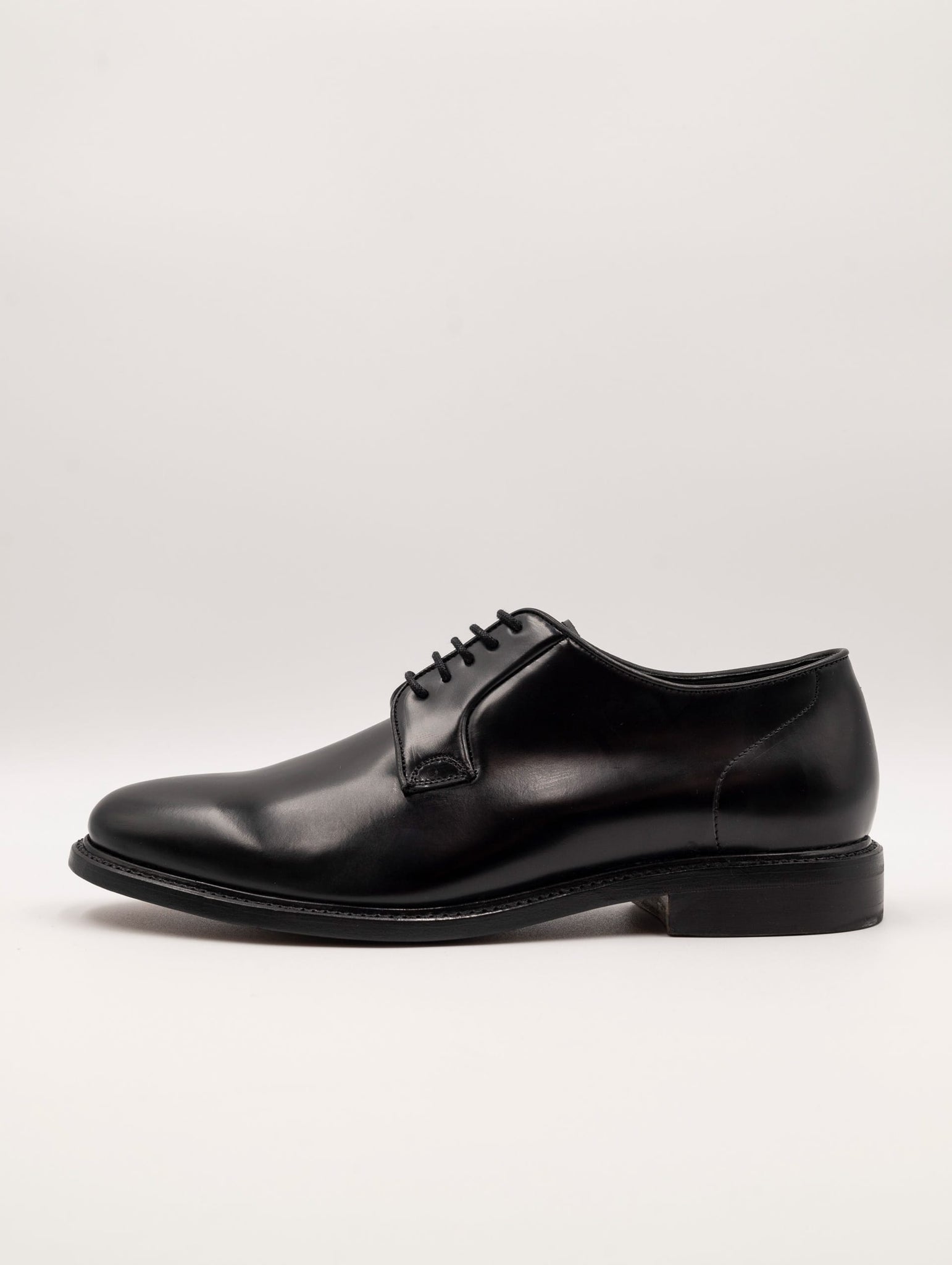 Stringata Berwick 1707 in Pelle Nero