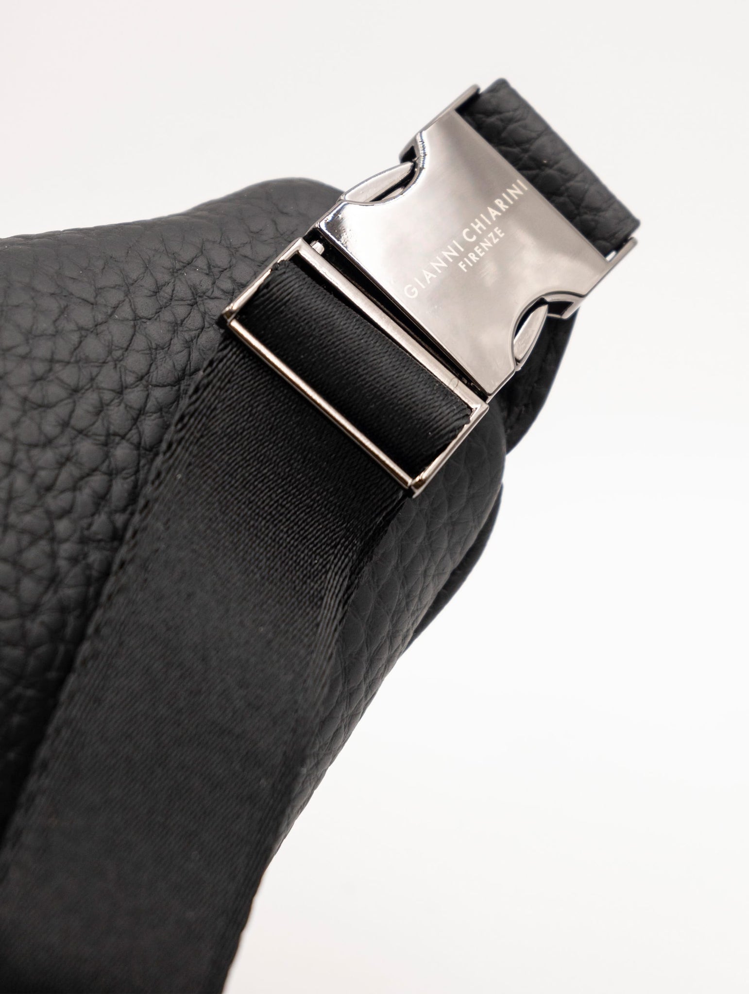 Marsupio Gianni Chiarini in Pelle Martellata Nero