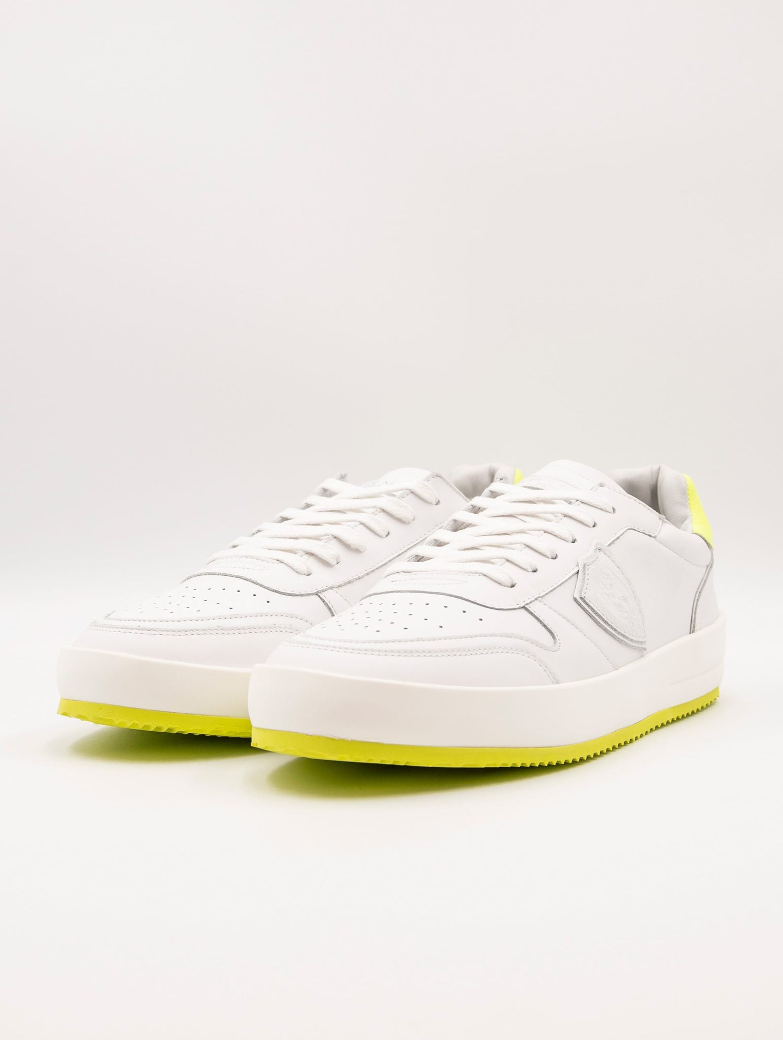 Sneakers Philippe Model Nice in Pelle Bianca e Giallo Fluo