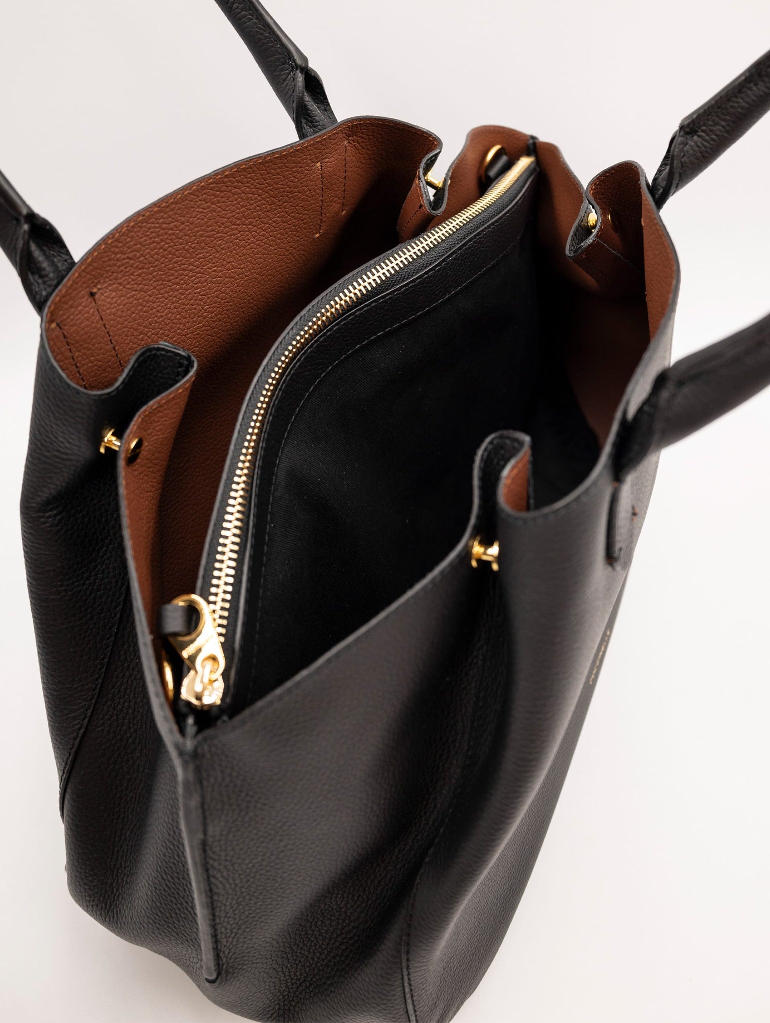 Borsa Coccinelle Soft Wear in Pelle Martellata Double Nero e Caramello