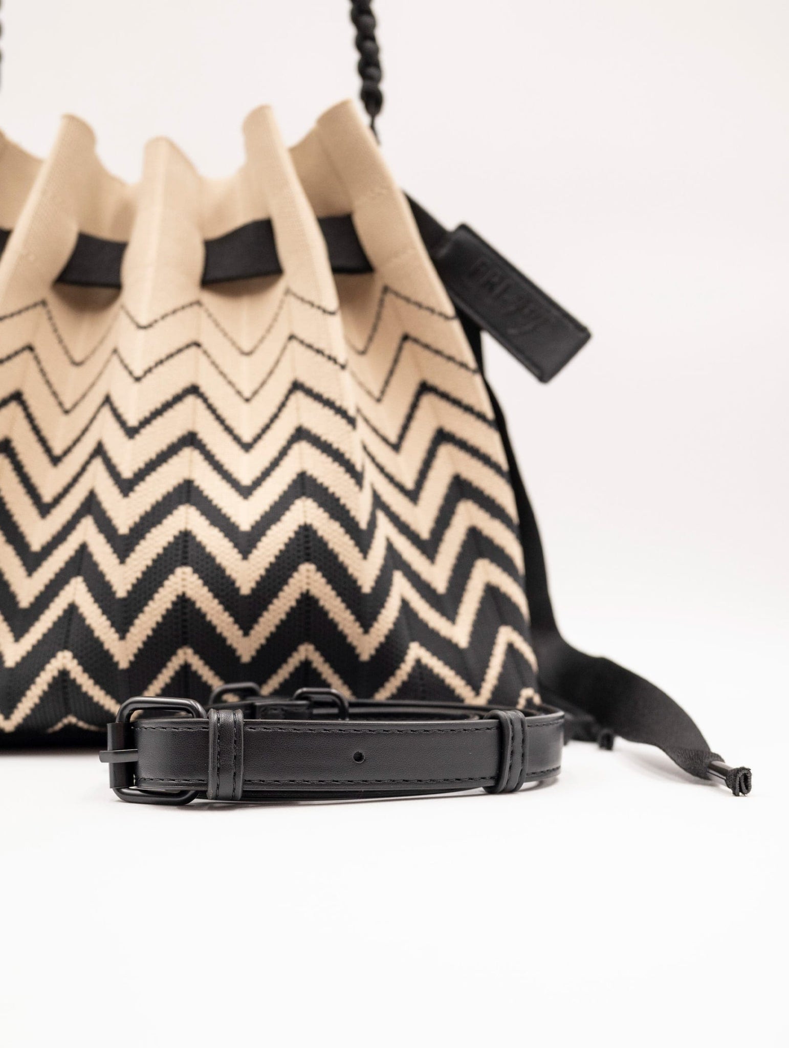 Borsa Fri-Yay Sara in Maglia Jaquard Beige e Nero