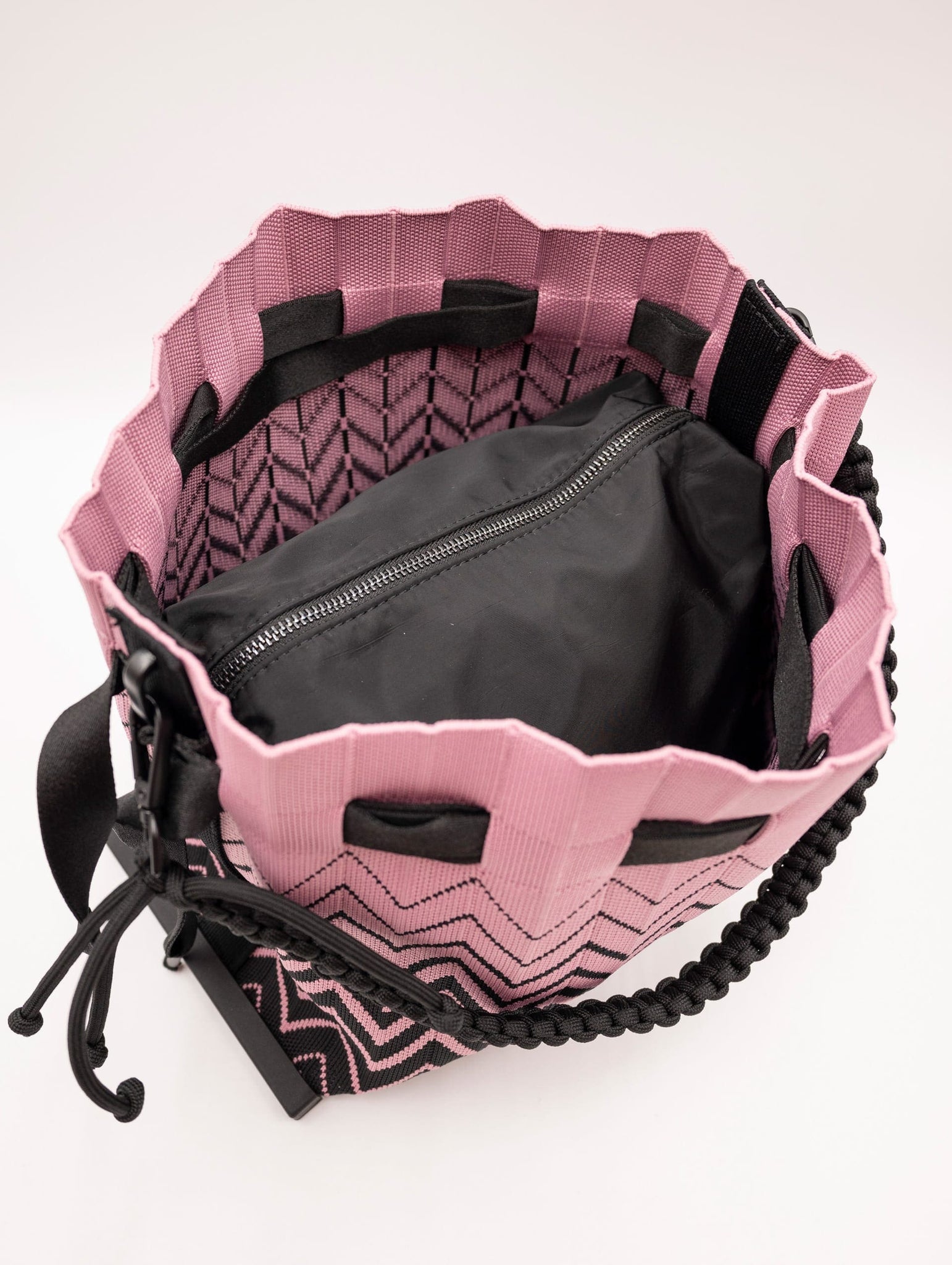 Borsa Fri-Yay Sara in Maglia Jaquard Rosa e Nero