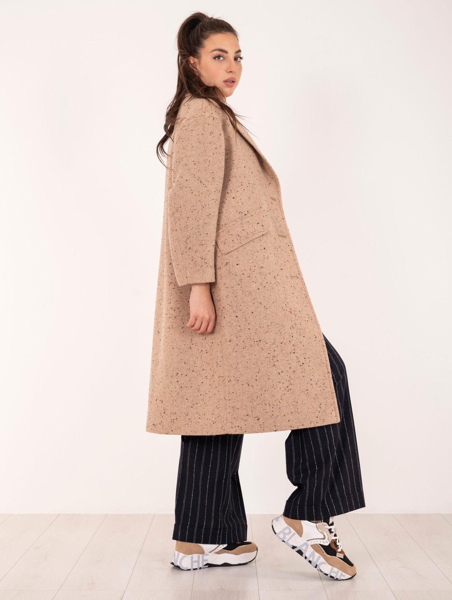 Cappotto Il Paltò in Tweed di Lana Vergine Beige