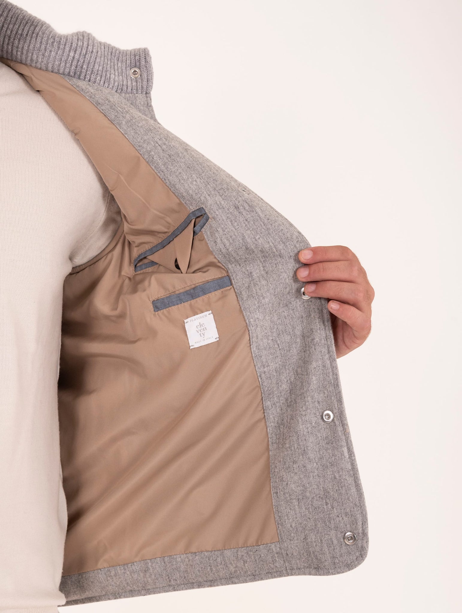 Gilet Eeleventy Milano Platinum con Cappuccio in Lana e Cashmere Grigio