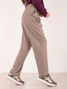 Pantalone Amy Cruna con Pinces in Flanella Misto Lana Stretch Mandorla