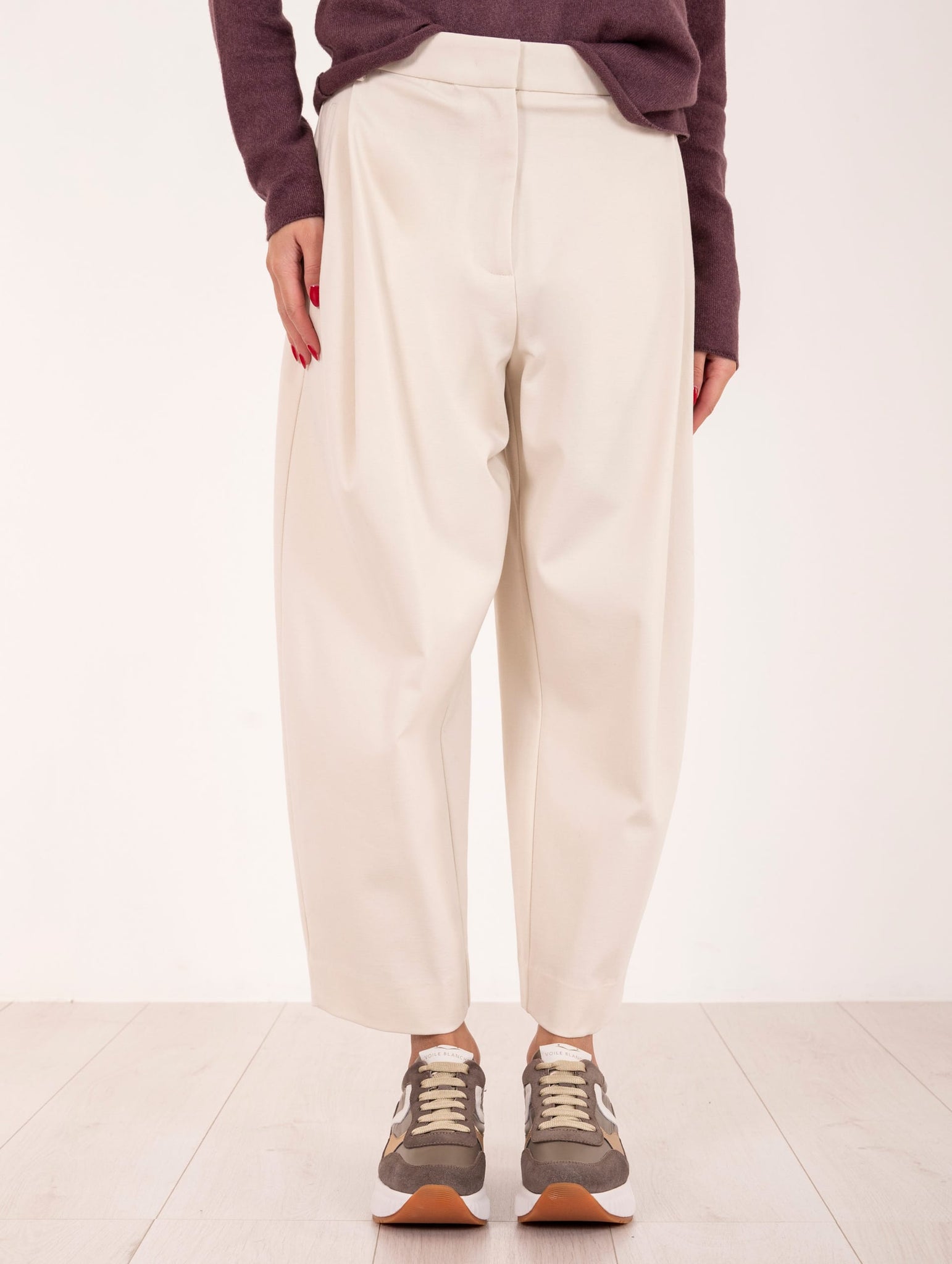 Pantalone Carrot Meimeij in Viscosa Latte