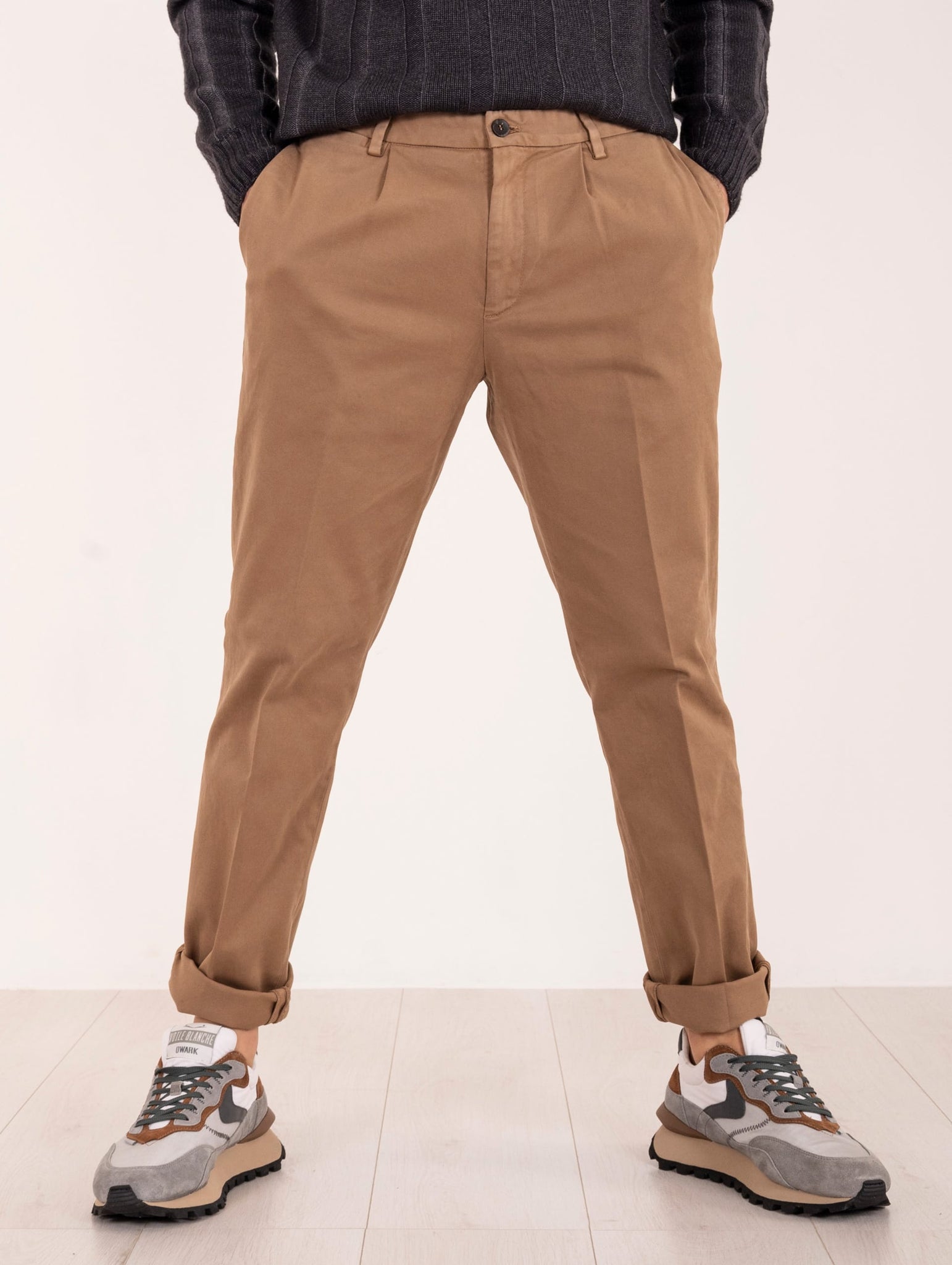 Pantalone Chino Devore in Raso di Cotone Superpima Nocciola