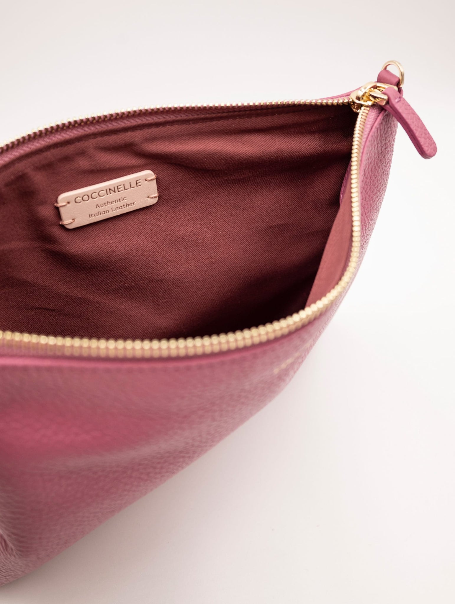 Pochette Best Crossbody Coccinelle in Pelle Martellata Malva